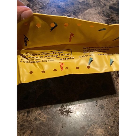 NEW Vintage 1988 Mc Donalds Yellow Vinyl  Happy Meals Lunch Bags Set Of 2 - Picture 3 of 3